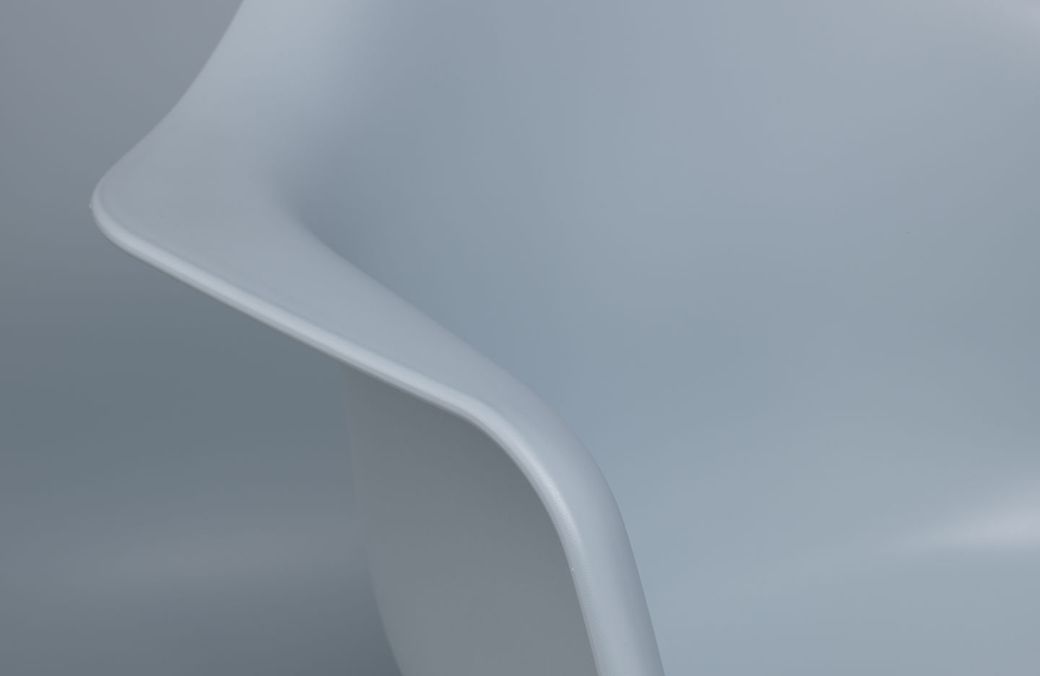 Eames Plastic Armchair DAR