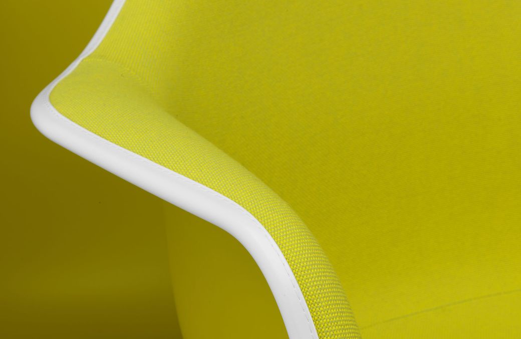 Eames Plastic Armchair DAX