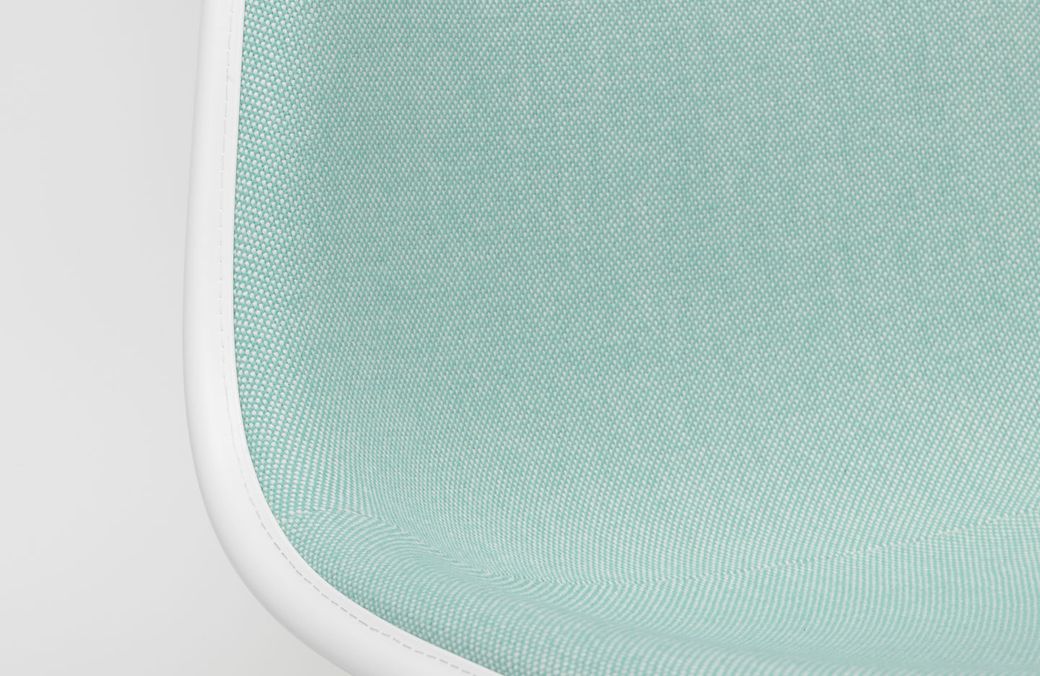 Eames Plastic Side Chair DSS