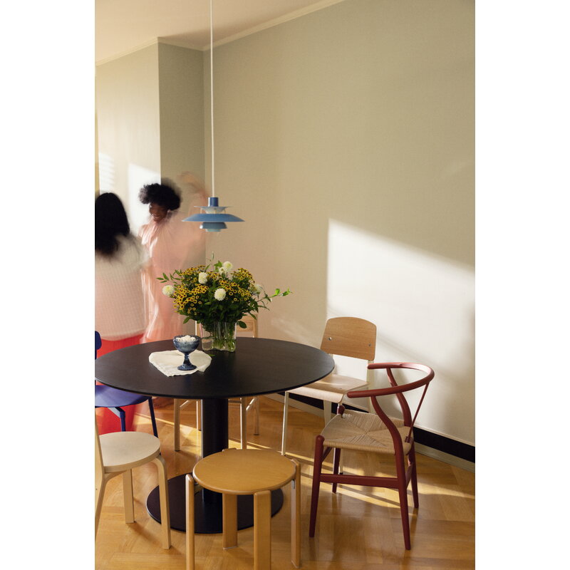 Vitra Standard chair, Prouvé Blanc Colombe - oak | One52 Furniture