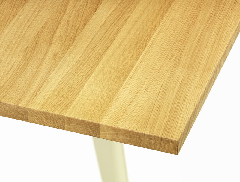 Vitra EM Table 240 x 90 cm, natural oak - Japanese red | One52 Furniture