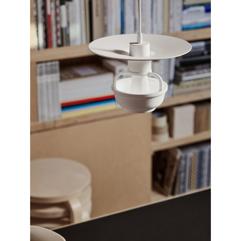 Artek|Ceiling lamps, Pendant lamps|Kori pendant with disc shade, white
