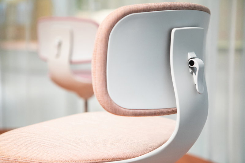 Vitra Rookie task chair, pale rose melange - light grey | One52 Furniture