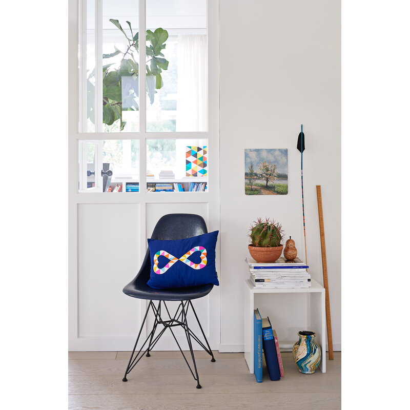 Vitra Eames DSR Fiberglass Chair, elephant hide grey - black | One52 Furniture