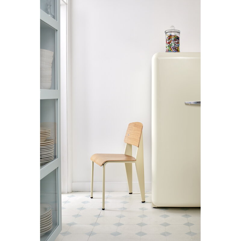 Vitra Standard chair, Prouvé Blanc Colombe - oak | One52 Furniture