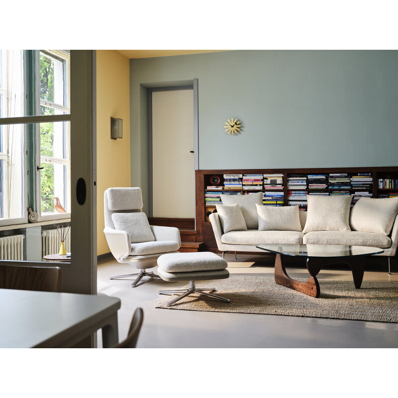 Vitra Noguchi coffee table, walnut | One52 Furniture