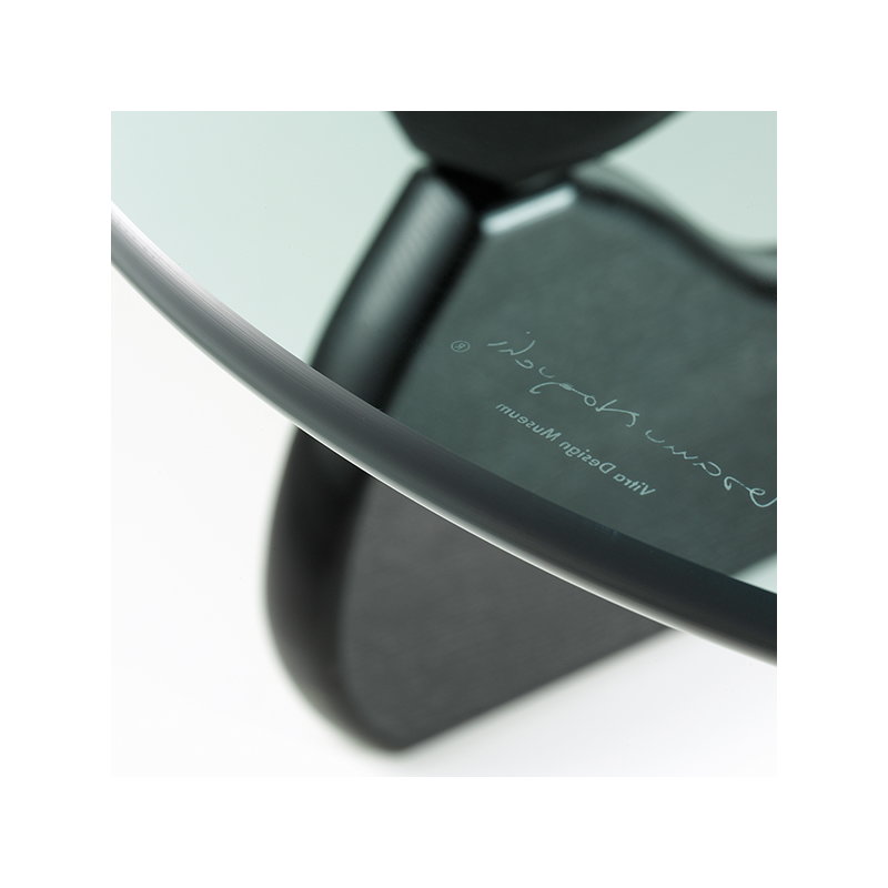 Vitra Noguchi coffee table, walnut | One52 Furniture