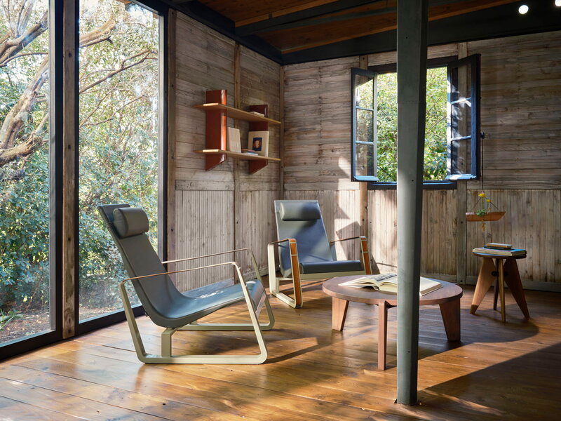 Vitra Rayonnage Mural shelf, Japanese red - oak | One52 Furniture