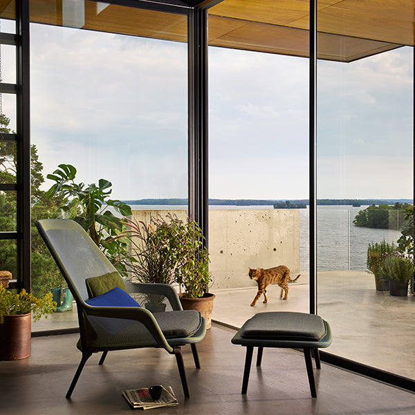 Vitra Slow Chair, red/cream - aluminium | One52 Furniture