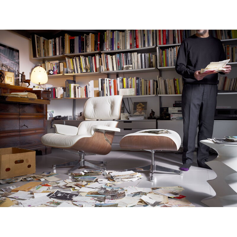 Vitra Eames Lounge Chair&Ottoman, classic size, white walnut - white | One52 Furniture