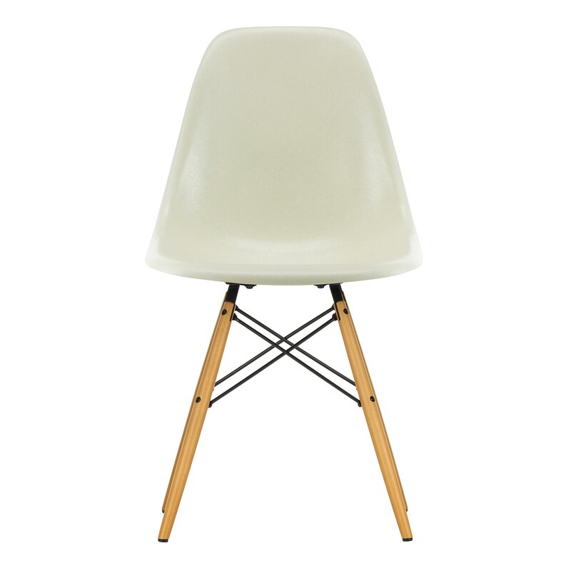 Eames DSW Fiberglass Chair parchment maple