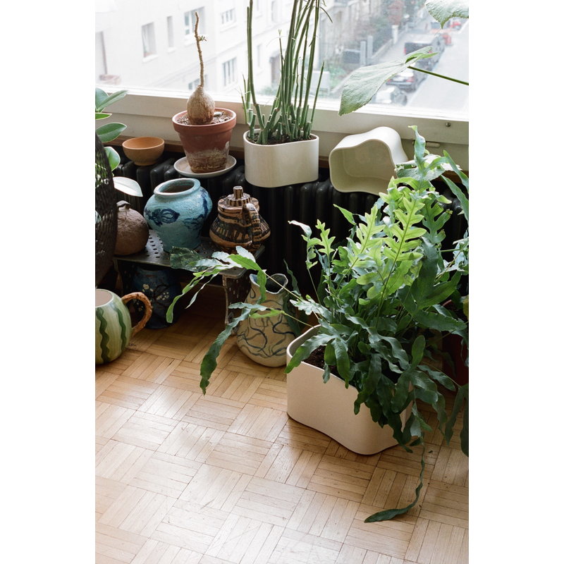 Artek|Indoor gardening, Planters & plant pots|Riihitie plant pot B, medium, white gloss