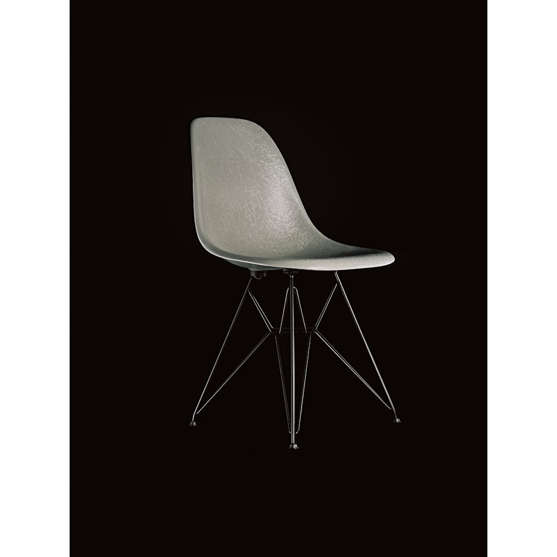 Vitra Eames DSR Fiberglass Chair, raw umber - black | One52 Furniture