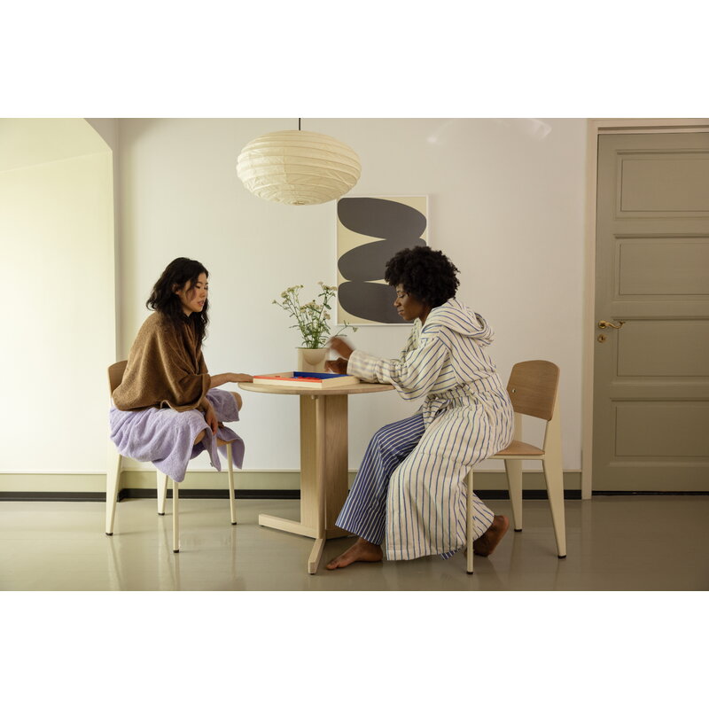 Vitra Standard chair, Prouvé Blanc Colombe - oak | One52 Furniture