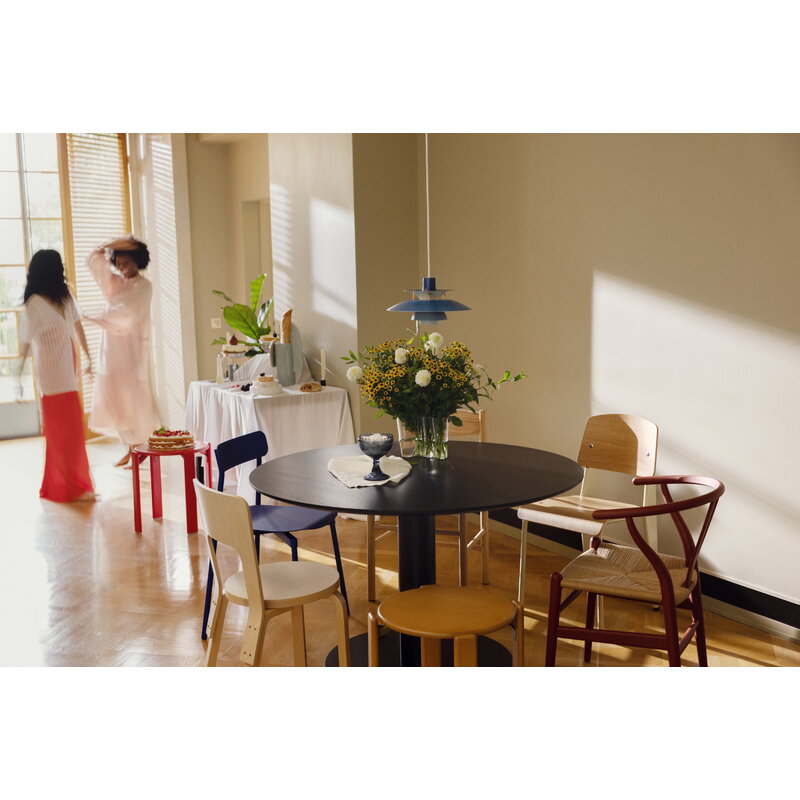 Vitra Standard chair, Prouvé Blanc Colombe - oak | One52 Furniture