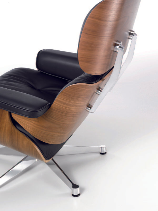 Vitra Eames Lounge Chair, classic size, walnut - black leather | One52 Furniture