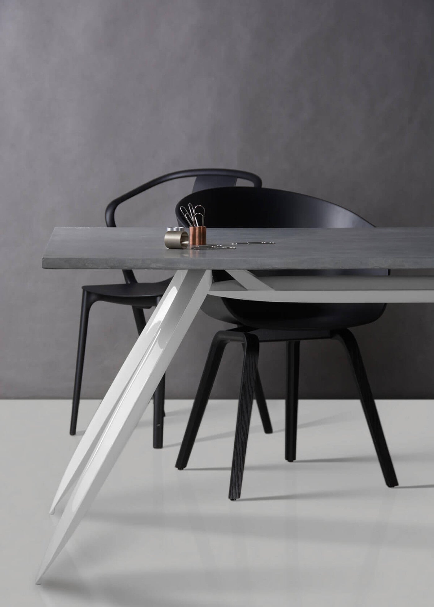 Nogi Table|Tables|Zieta