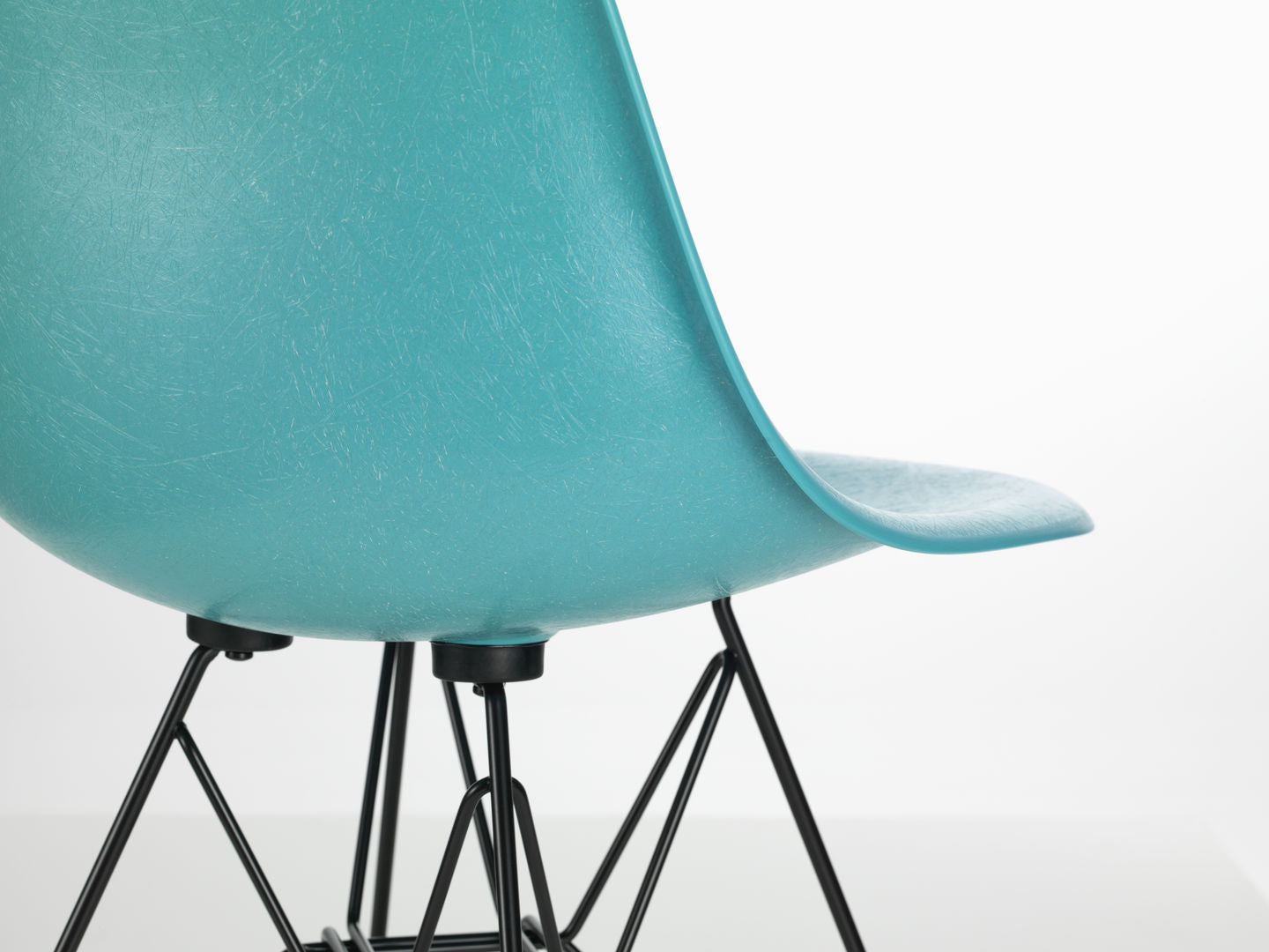 Eames Fiberglass DSR Side Chair turquoise