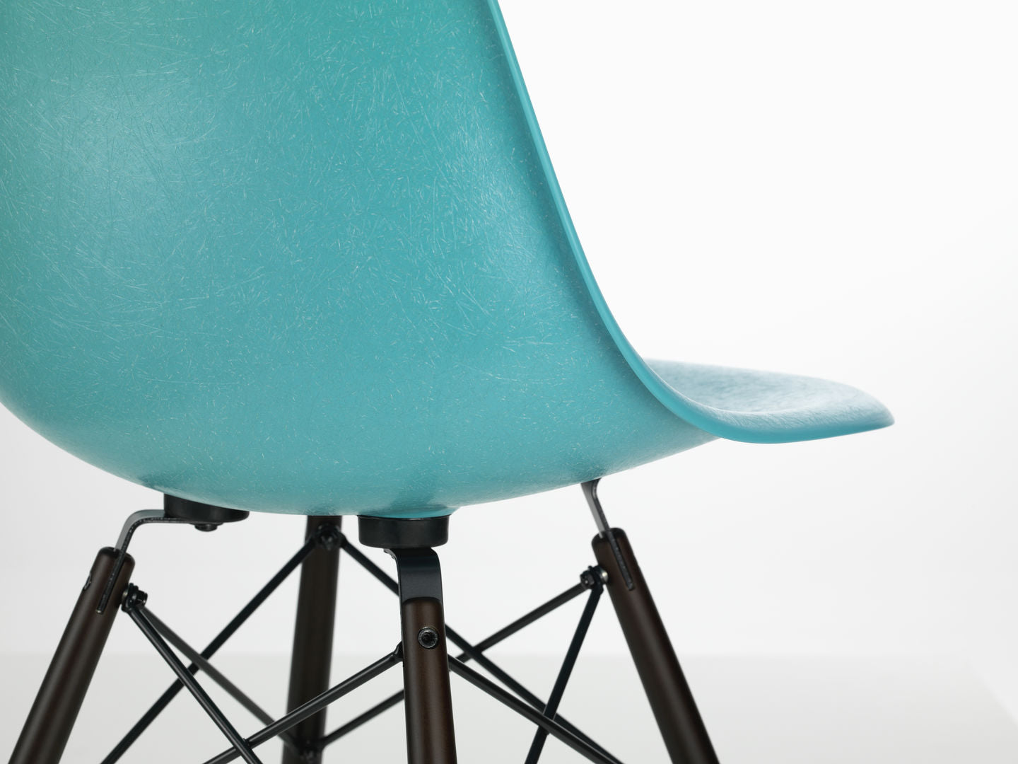 Eames Fiberglass DSR Side Chair turquoise