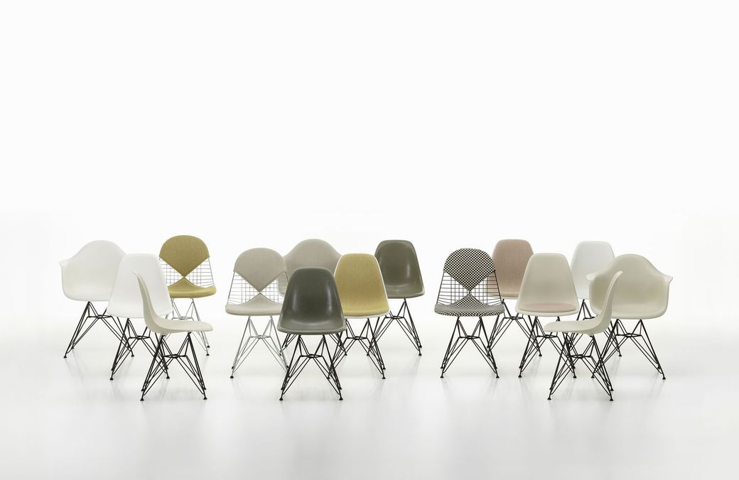 Eames Plastic Side Chair DSR