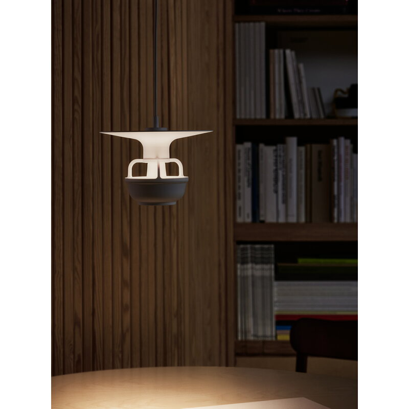 Artek|Ceiling lamps, Pendant lamps|Kori pendant with disc shade, white