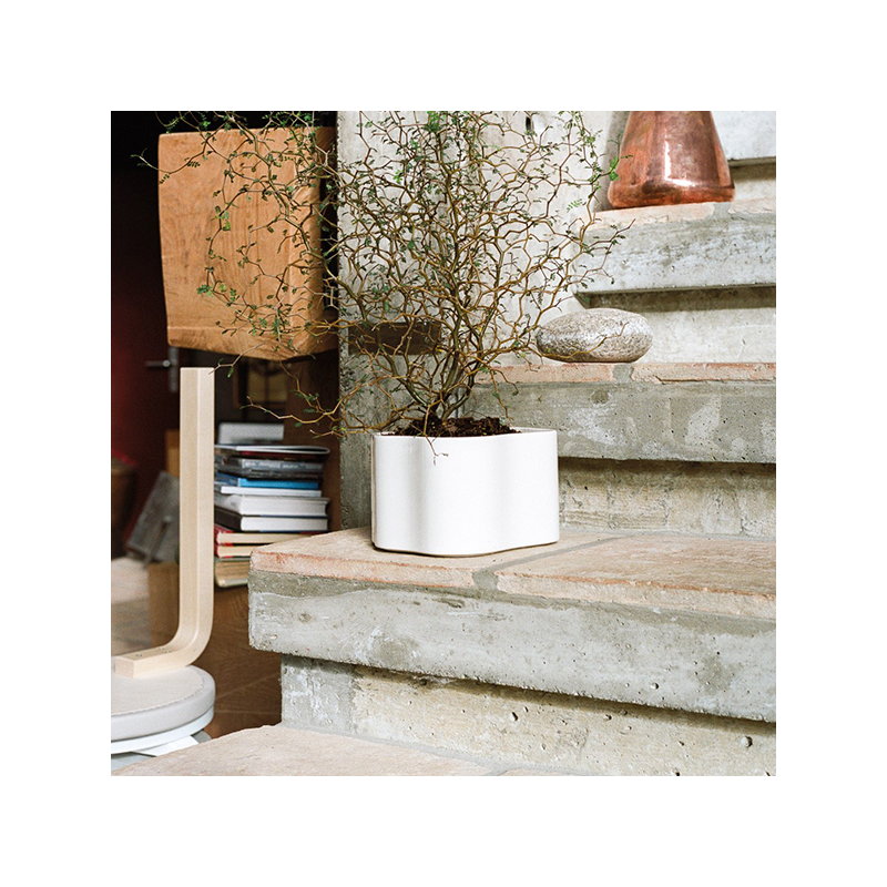 Artek|Indoor gardening, Planters & plant pots|Riihitie plant pot B, small, white gloss