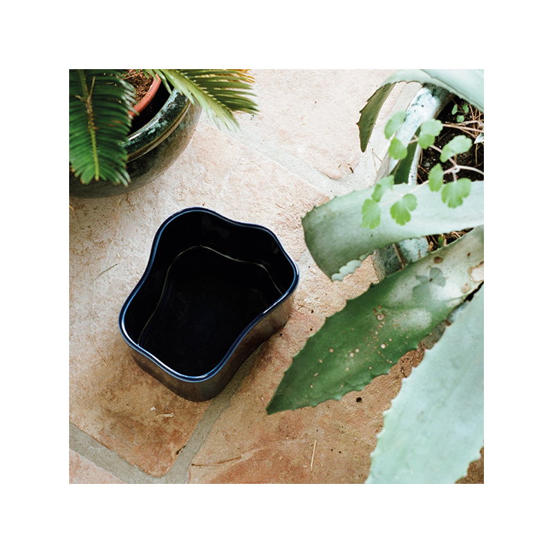 Artek|Indoor gardening, Planters & plant pots|Riihitie plant pot B, medium, blue gloss