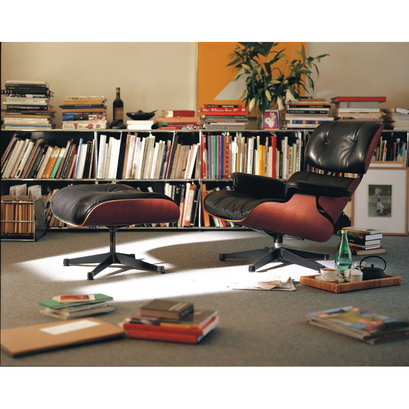 Vitra Eames Lounge Chair, classic size, American cherry - black leathe | One52 Furniture