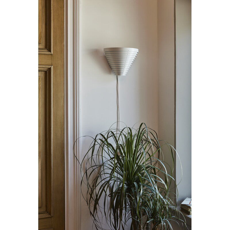 Artek|Wall lamps|A910 wall lamp