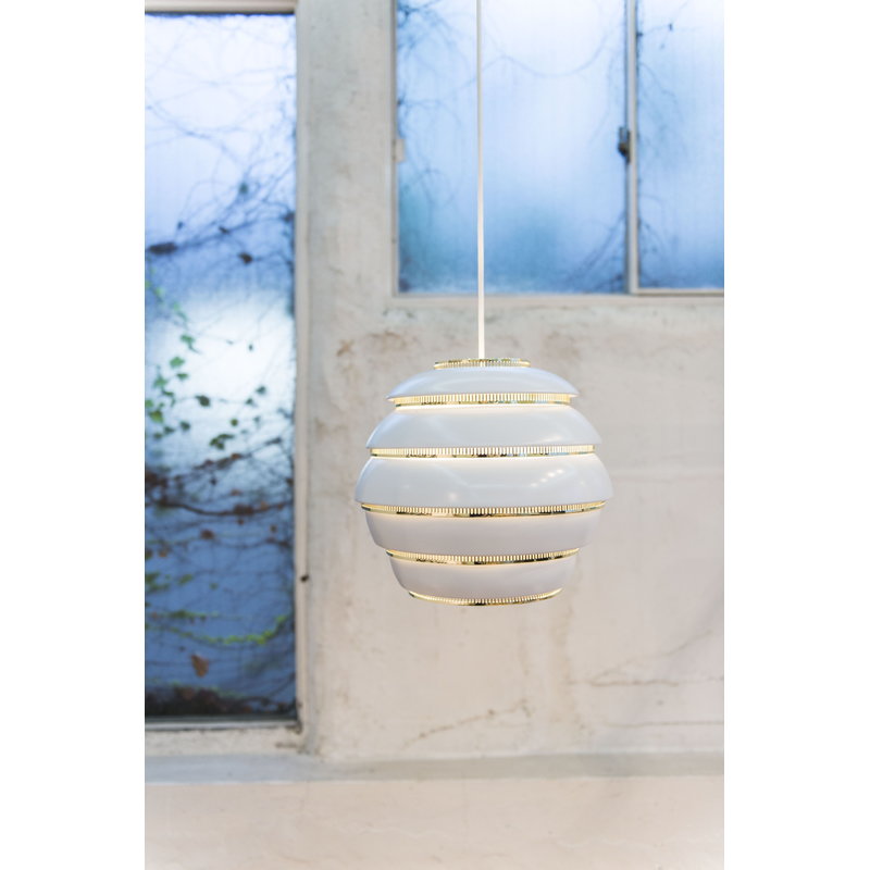 Artek|Ceiling lamps, Pendant lamps|Aalto pendant A331 "Beehive", white - brass
