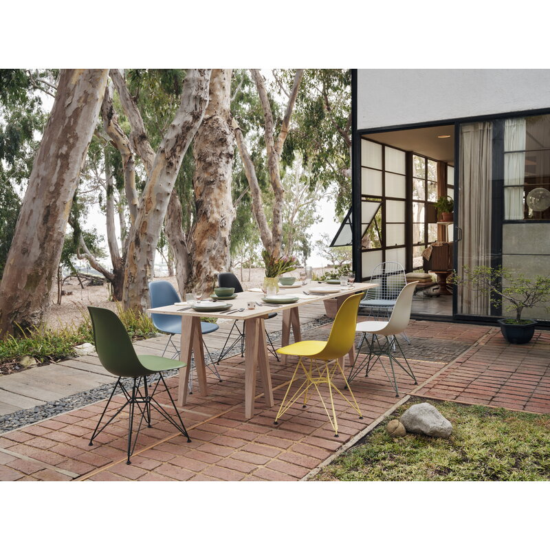 Vitra dining deals chairs