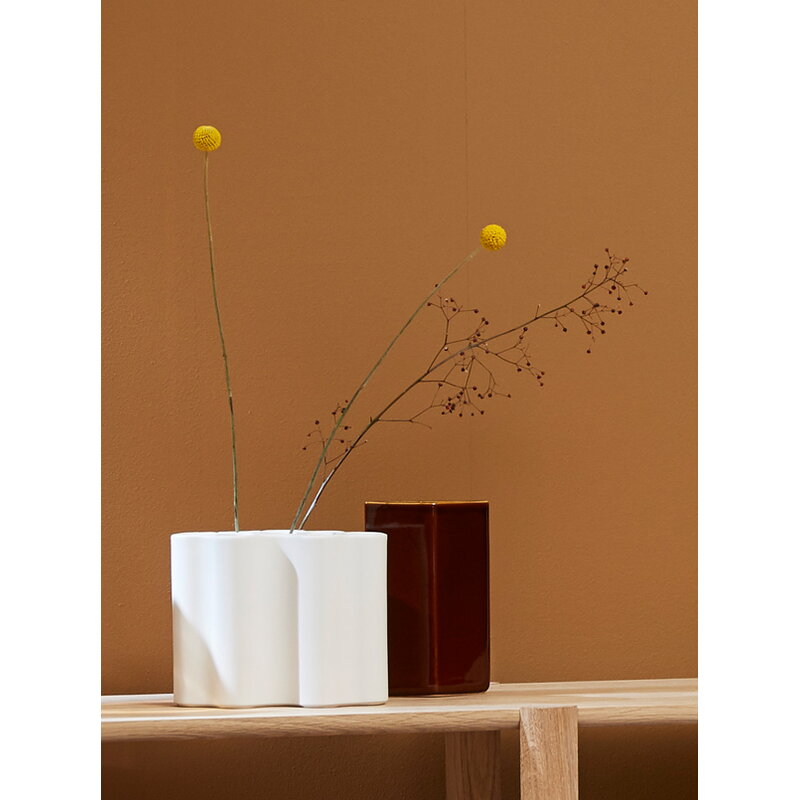 Vitra Nuage Céramique vase, medium, ceramique, white | One52 Furniture