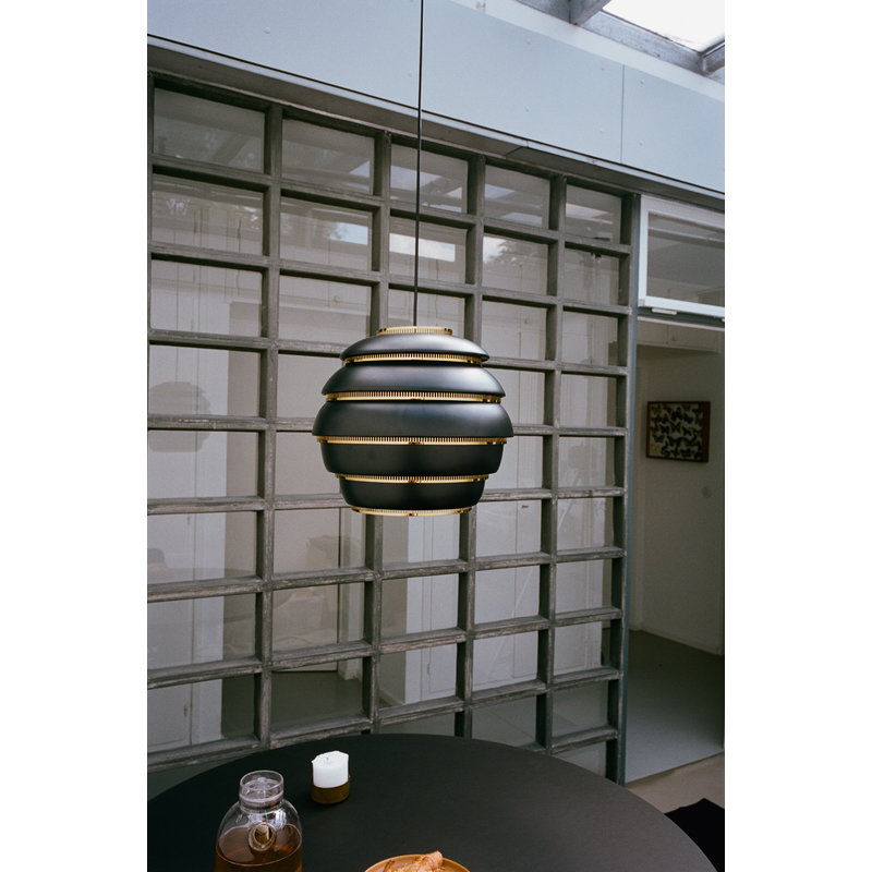 Artek|Ceiling lamps, Pendant lamps|Aalto pendant A331 "Beehive", black - brass